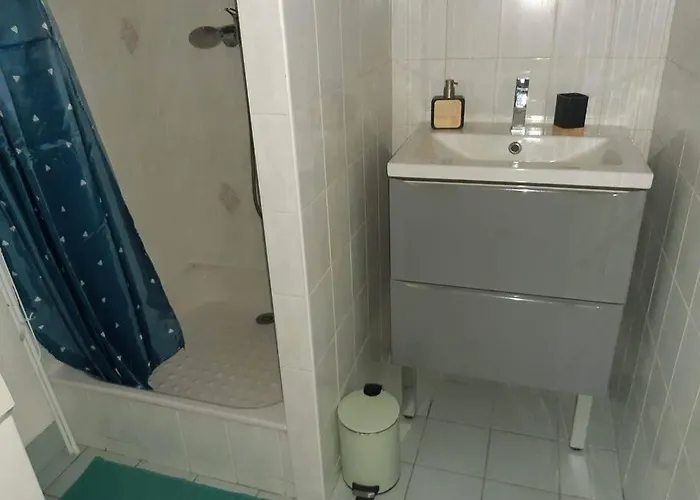 Appartement Bouga inville Vue sur mer et château